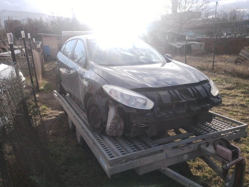 Renault Fluence 1.6 на части, снимка 2 - Автомобили и джипове - 47553190