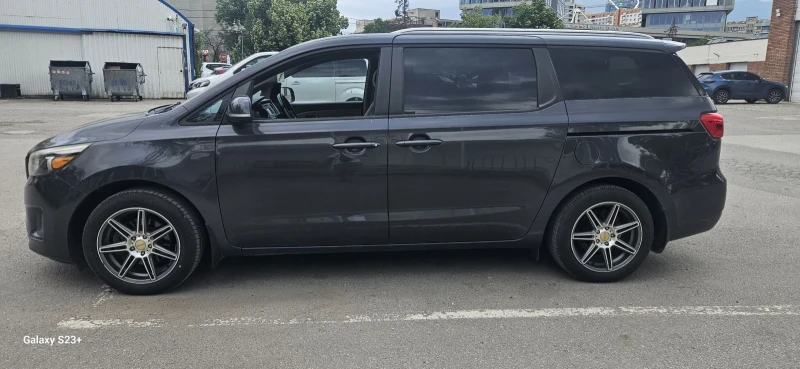 Kia Sedona, снимка 4 - Автомобили и джипове - 52684761