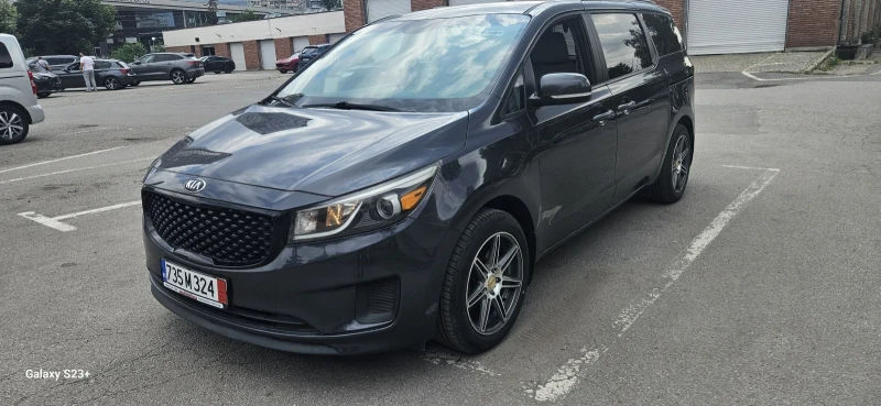 Kia Sedona, снимка 3 - Автомобили и джипове - 52684761