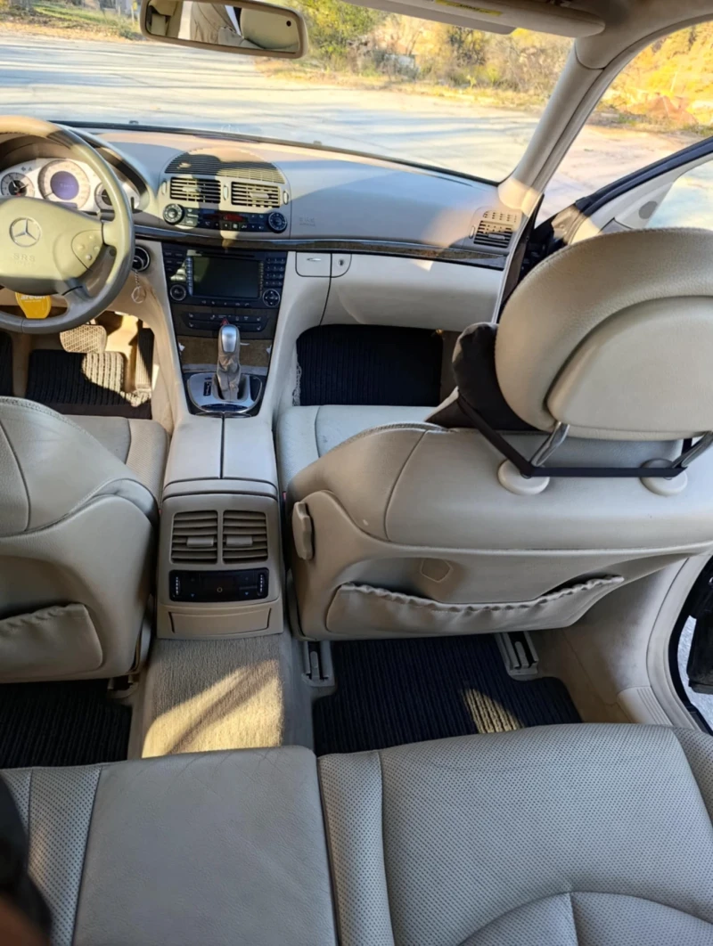 Mercedes-Benz E 320 Авангард, снимка 11 - Автомобили и джипове - 52346819