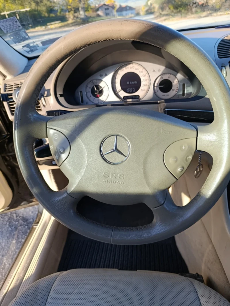 Mercedes-Benz E 320 Авангард, снимка 10 - Автомобили и джипове - 52346819