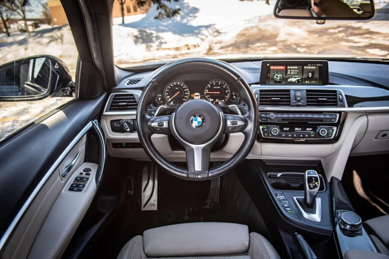 BMW 330 I * M-Package* * HeadUp* AвтоКредит* (ЦЕНА ДО БГ), снимка 13 - Автомобили и джипове - 53501858