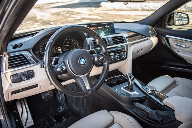 BMW 330 I * M-Package* * HeadUp* AвтоКредит* (ЦЕНА ДО БГ), снимка 14 - Автомобили и джипове - 53501858