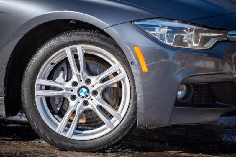 BMW 330 I * M-Package* * HeadUp* AвтоКредит* (ЦЕНА ДО БГ), снимка 12 - Автомобили и джипове - 53501858