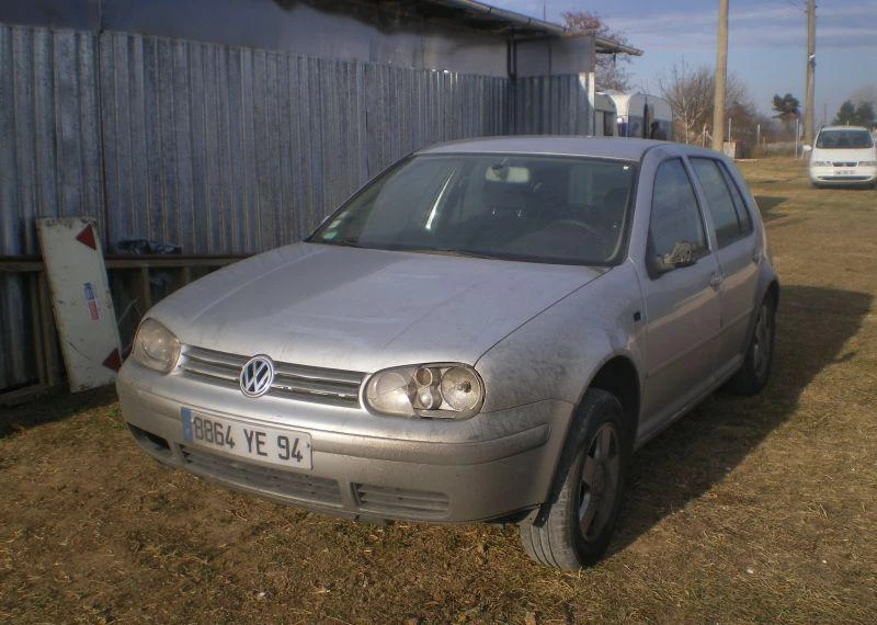 VW Golf, снимка 2 - Автомобили и джипове - 35336056