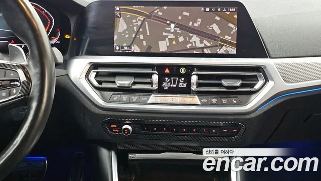 BMW 320 d M| КАМЕРА| DIST| HEAD UP| ШИБЕДАХ| НАДУВАНЕ, снимка 6 - Автомобили и джипове - 55919886