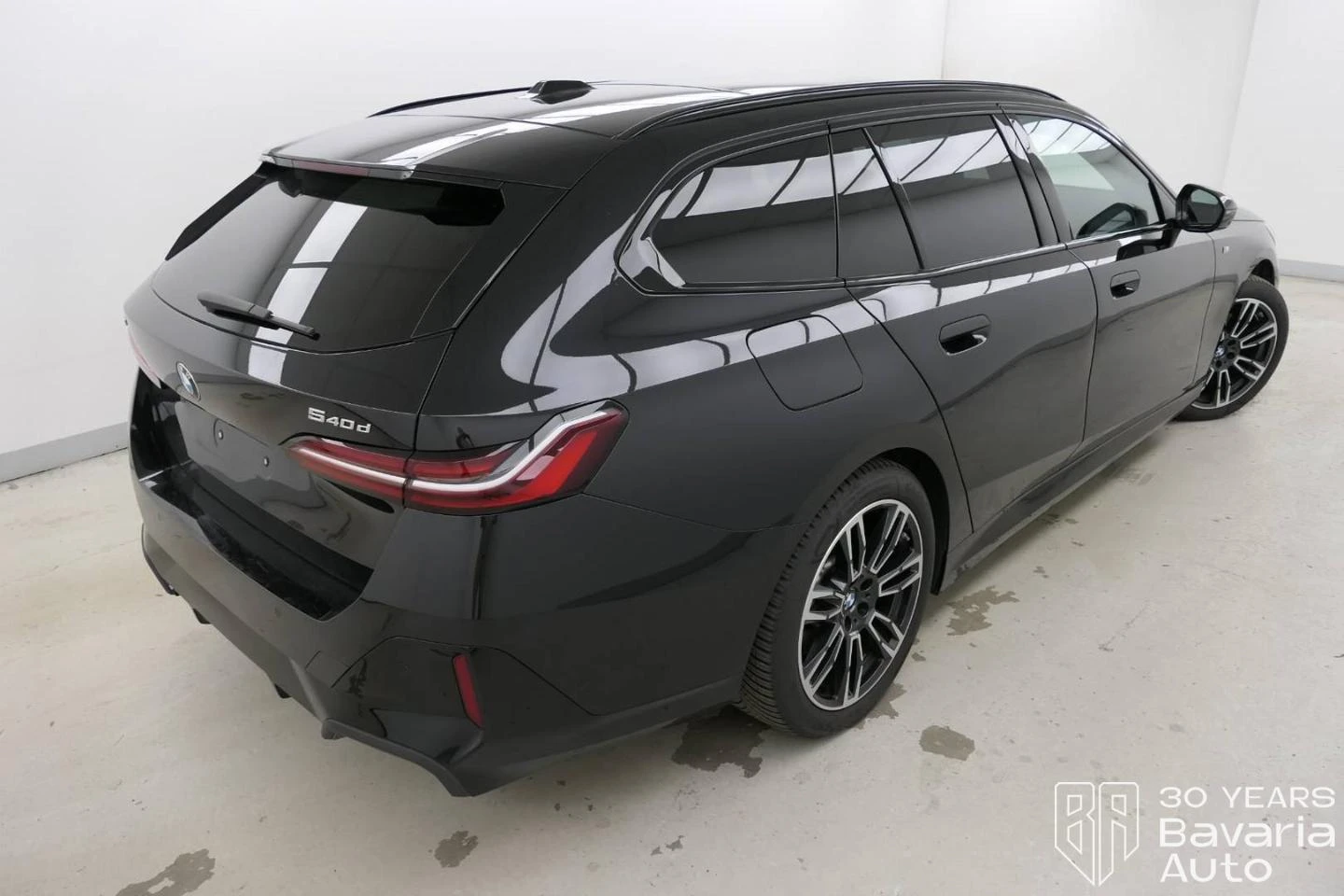 BMW 540 d xDrive Touring M Sport Paket - изображение 3