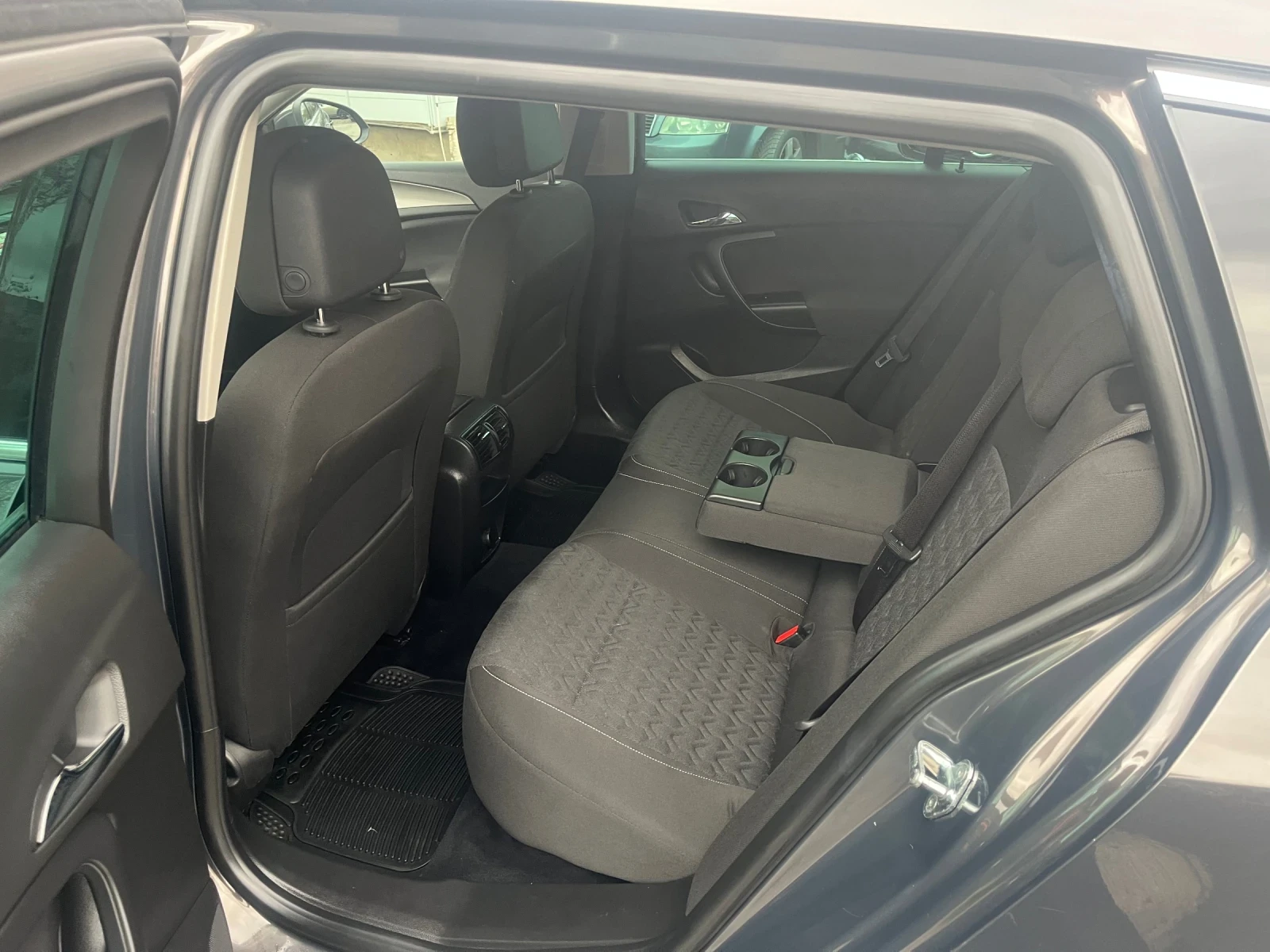 Opel Insignia Sports* Tourer* Active Ed* 2.0T, 220kc | Mobile.bg � ����������� 13