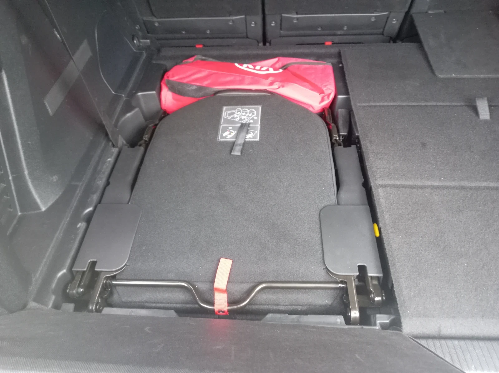 Peugeot 5008 12i GT  - изображение 9