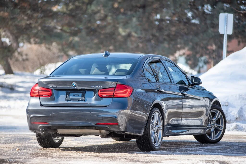 BMW 330 I * M-Package* * HeadUp* AвтоКредит* (ЦЕНА ДО БГ) - изображение 7