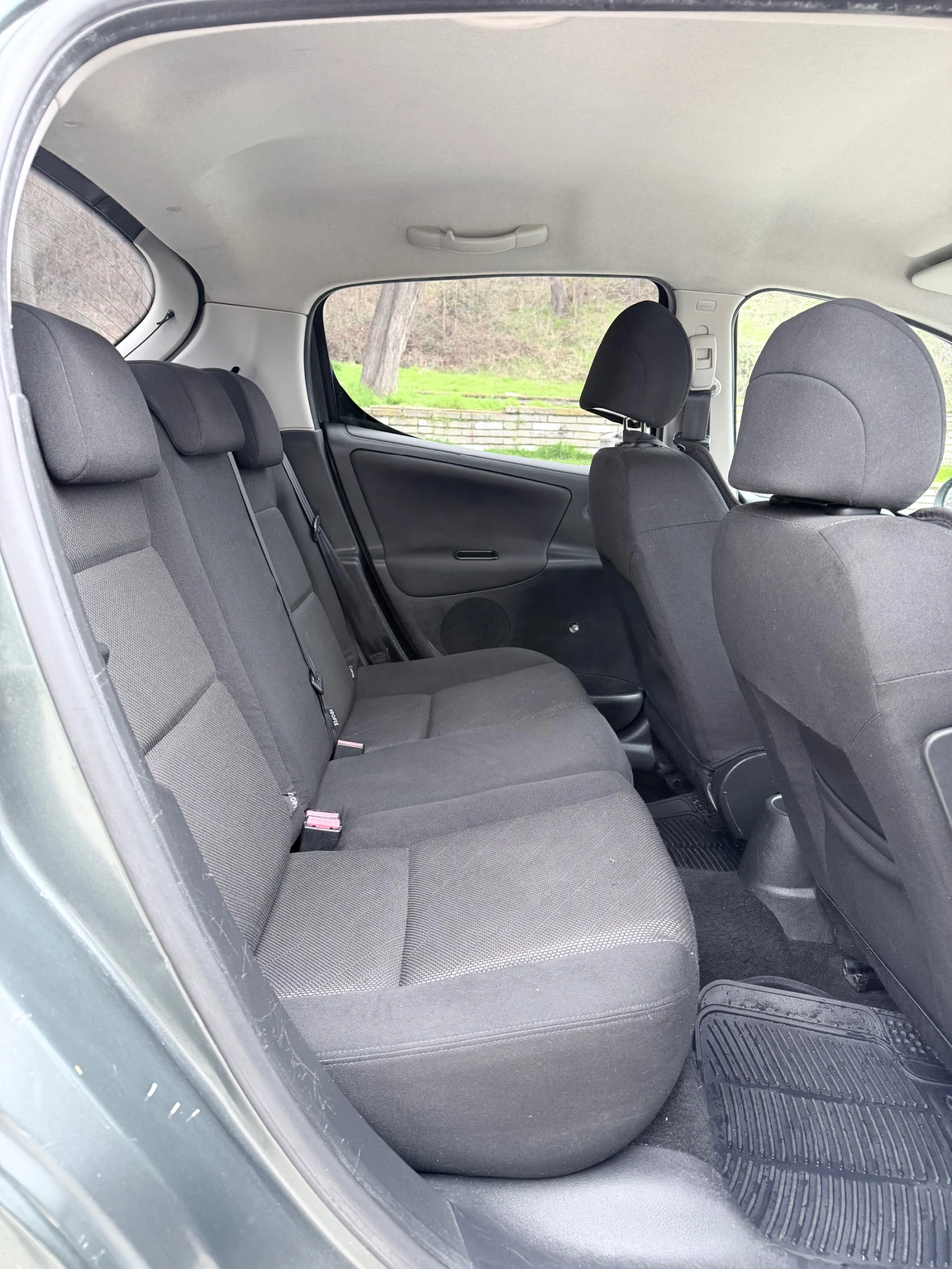 Peugeot 207 1.6 HDI, снимка 9 - Автомобили и джипове - 54014188