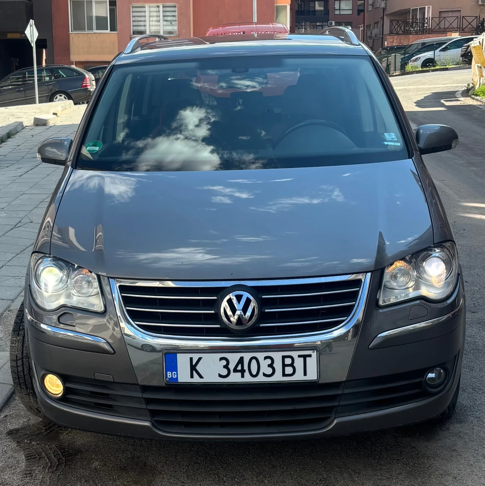 VW Touran, снимка 2 - Автомобили и джипове - 54102391