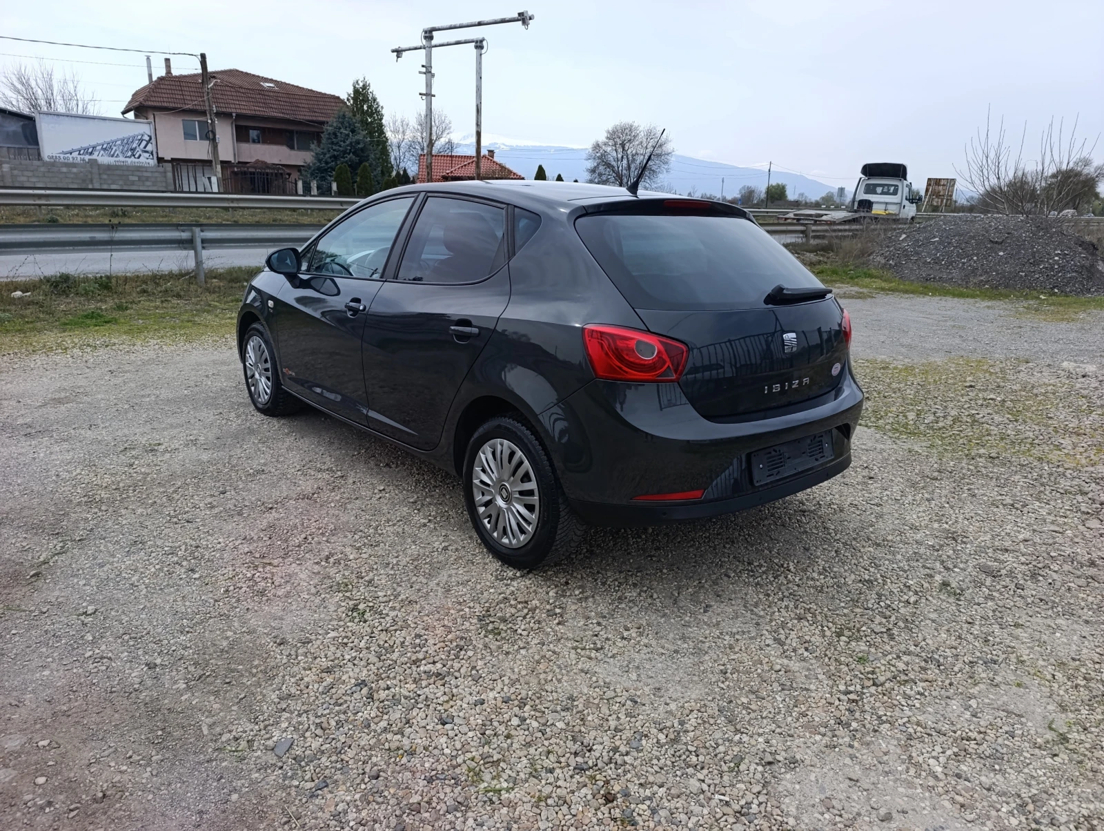 Seat Ibiza 1.2i-105кс.БЕНЗИН-4цилиндъра, снимка 5 - Автомобили и джипове - 54196349