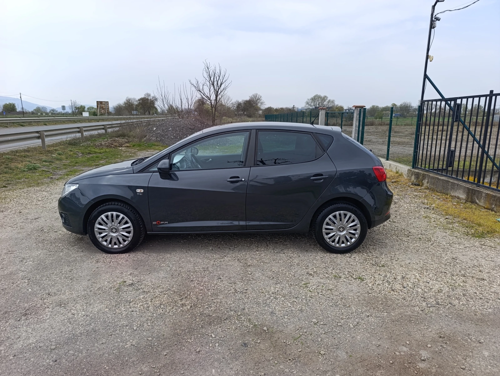 Seat Ibiza 1.2i-105кс.БЕНЗИН-4цилиндъра, снимка 4 - Автомобили и джипове - 54196349