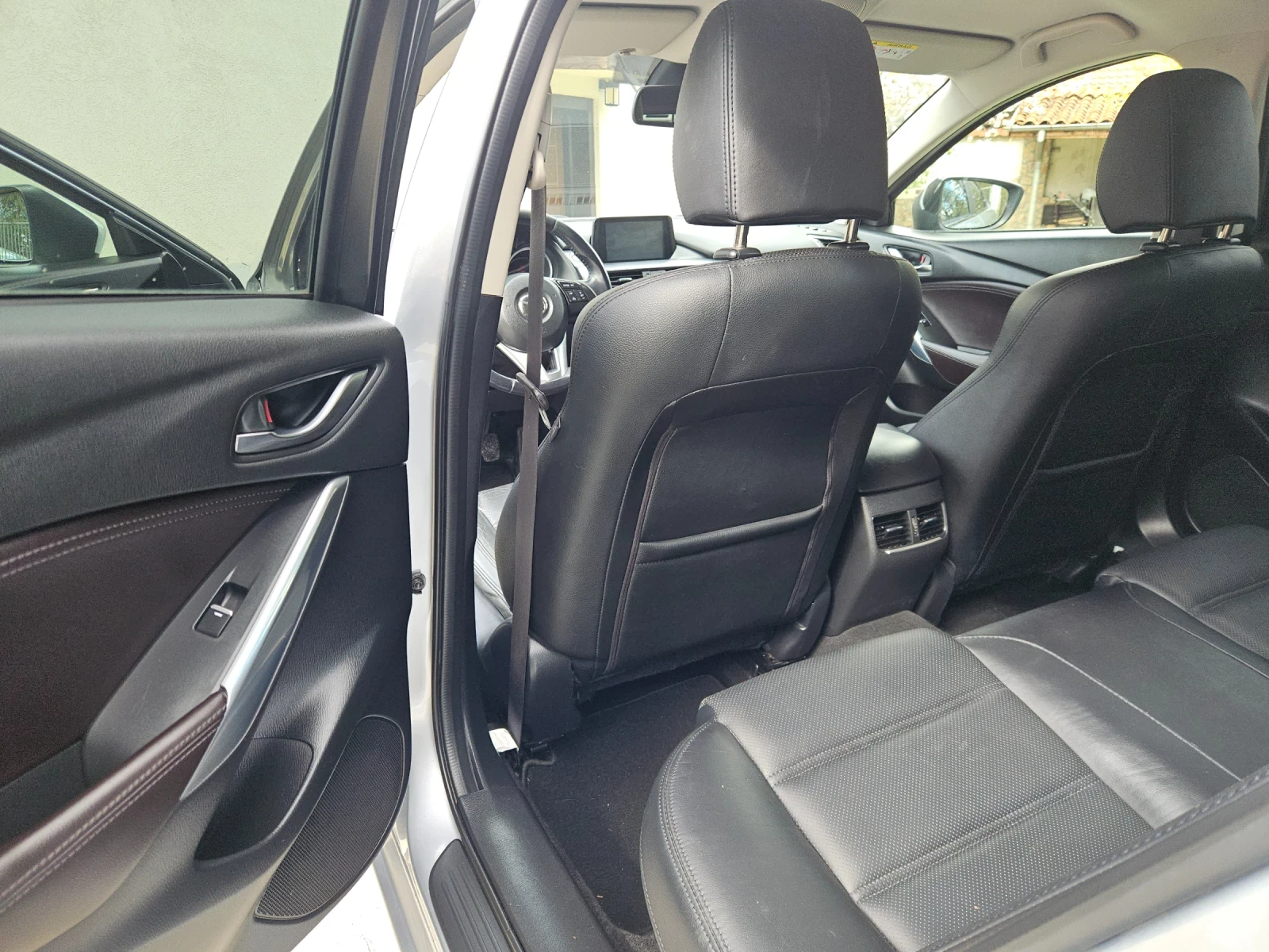 Mazda 6 10.2015 топ!  6 скорости, снимка 14 - Автомобили и джипове - 54269869