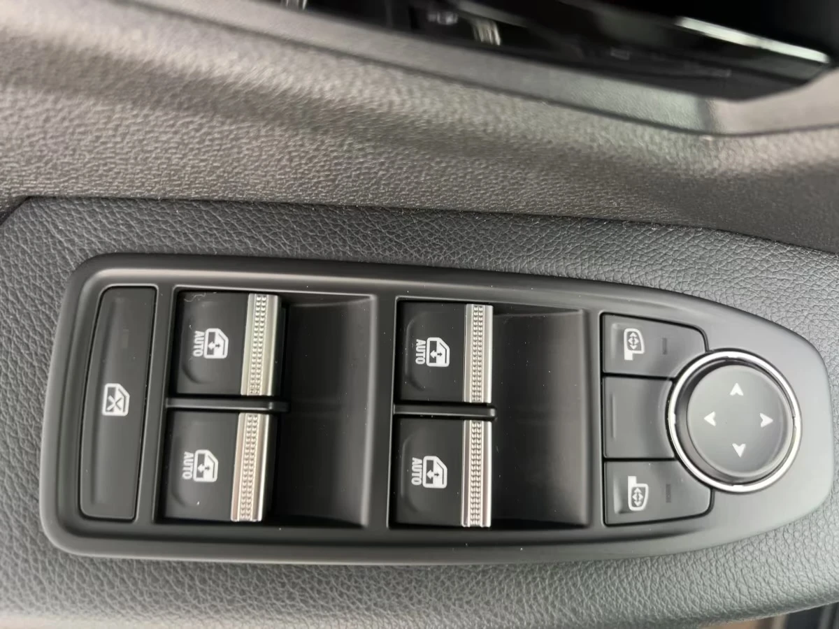 Renault Megane E-Tech EV40 Equilibre DISTR Keyless Heated: S/ST-W, снимка 13 - Автомобили и джипове - 54317001