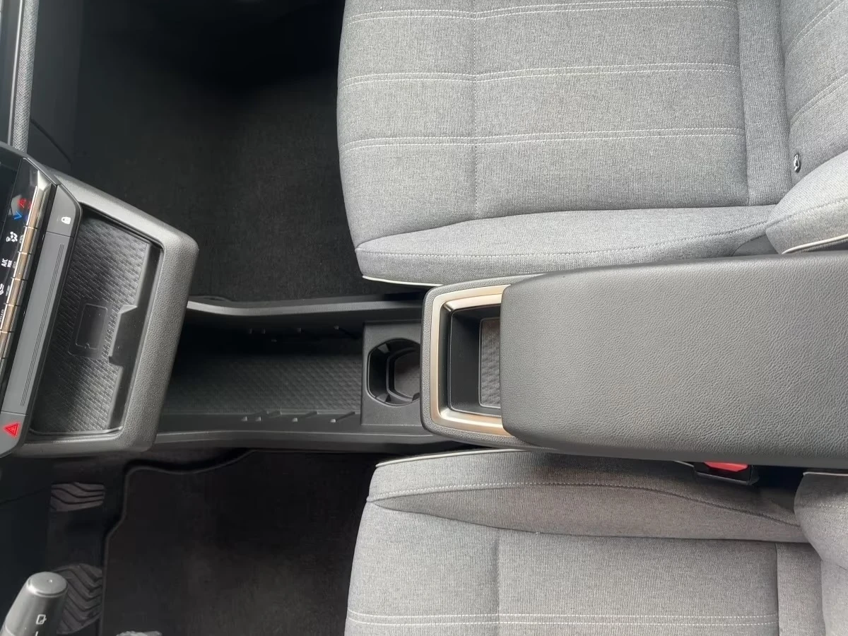 Renault Megane E-Tech EV40 Equilibre DISTR Keyless Heated: S/ST-W, снимка 12 - Автомобили и джипове - 54317001