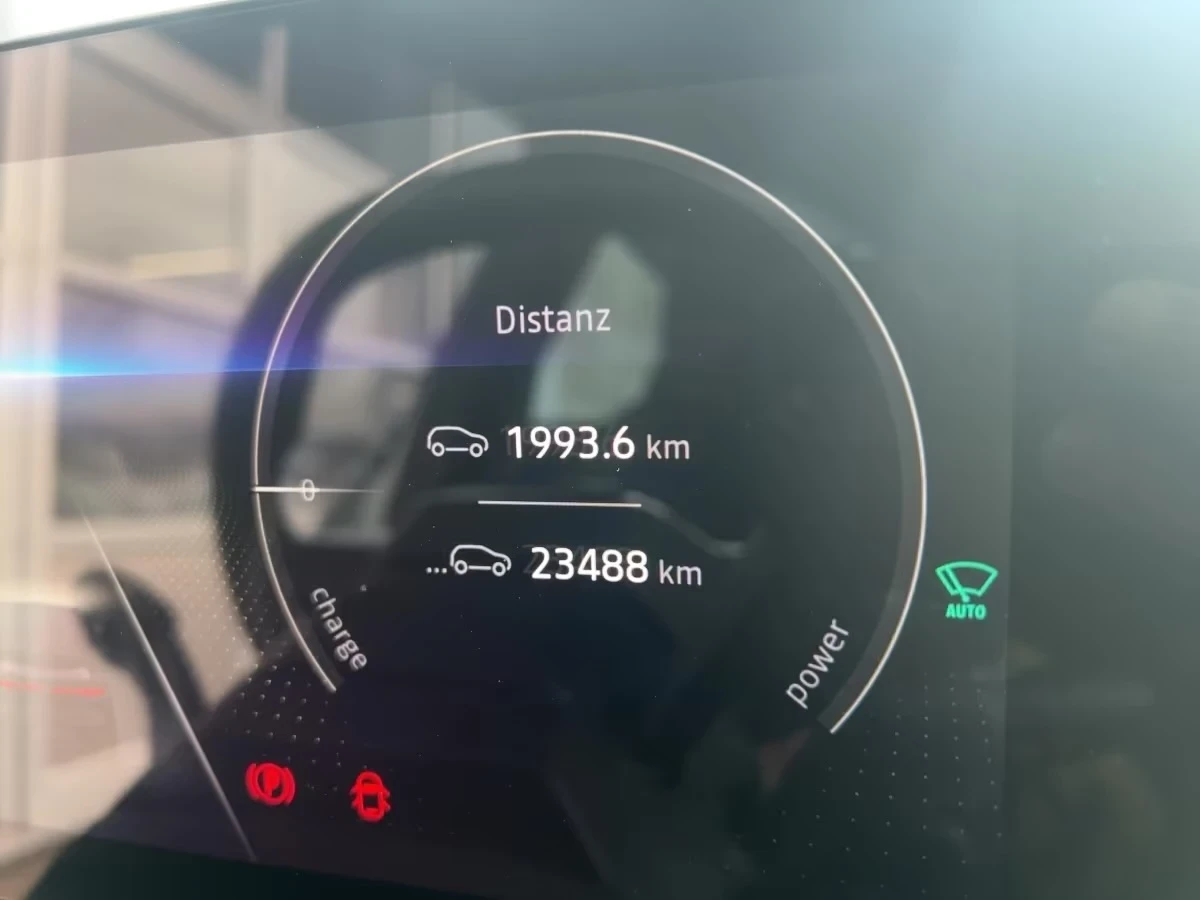 Renault Megane E-Tech EV40 Equilibre DISTR Keyless Heated: S/ST-W, снимка 9 - Автомобили и джипове - 54317001