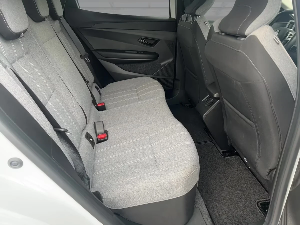 Renault Megane E-Tech EV40 Equilibre DISTR Keyless Heated: S/ST-W, снимка 16 - Автомобили и джипове - 54317001