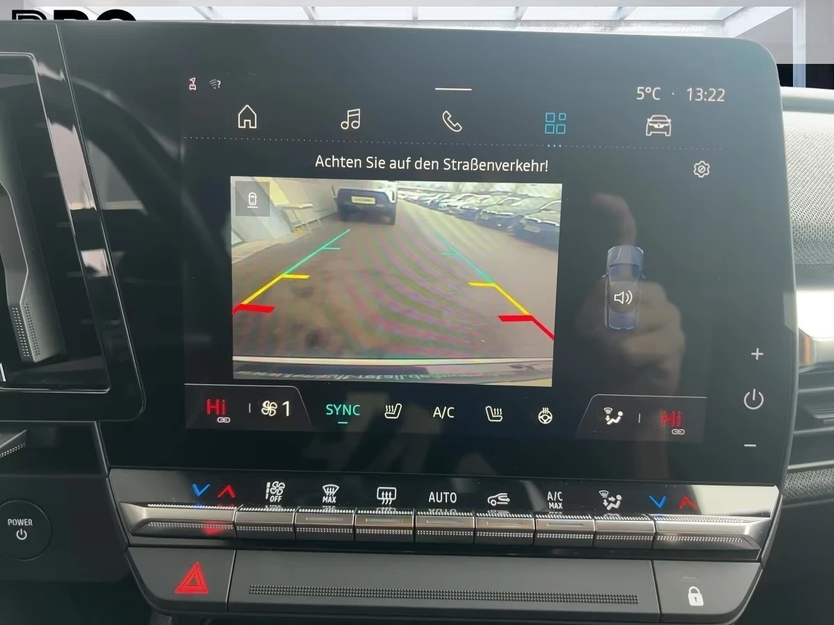 Renault Megane E-Tech EV40 Equilibre DISTR Keyless Heated: S/ST-W, снимка 10 - Автомобили и джипове - 54317001