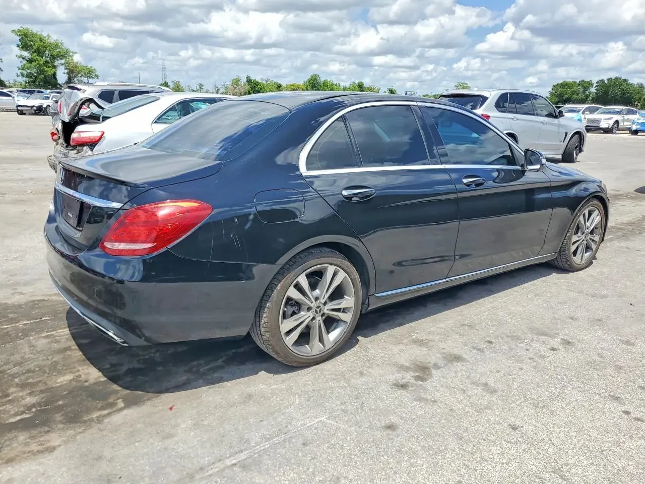 Mercedes-Benz C 300, снимка 5 - Автомобили и джипове - 54411999