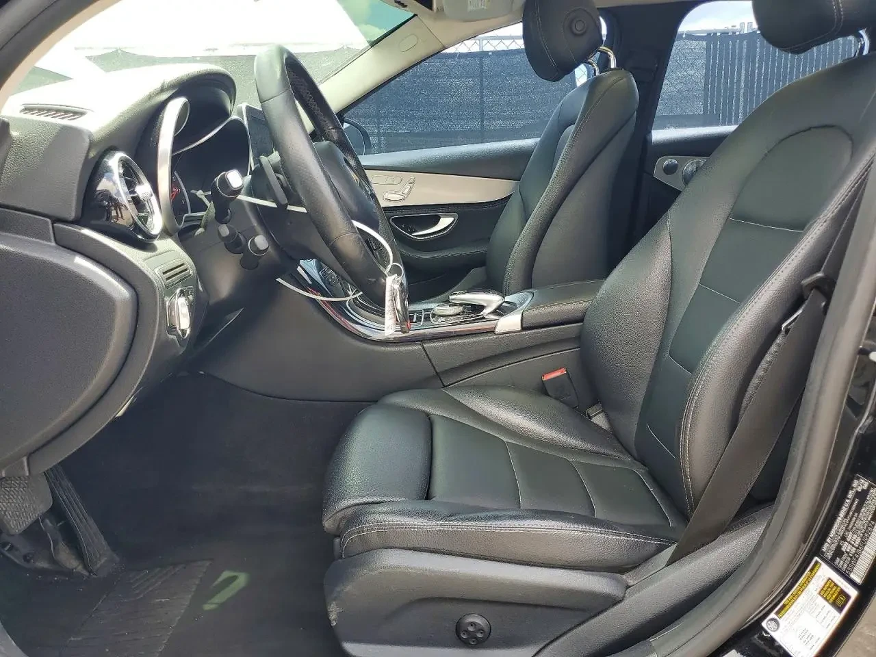 Mercedes-Benz C 300, снимка 7 - Автомобили и джипове - 54411999
