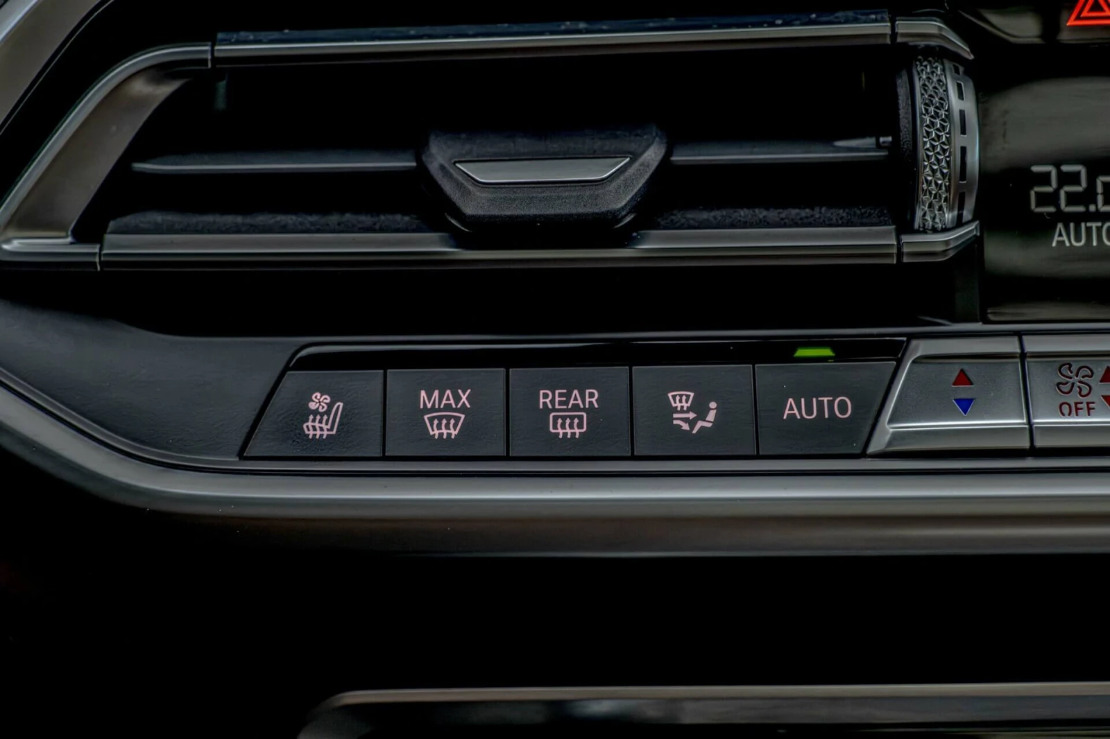 BMW X5M Competition/Bowers&Wilkins/HuD/RSE/Carbon/Обдухван, снимка 15 - Автомобили и джипове - 54605616