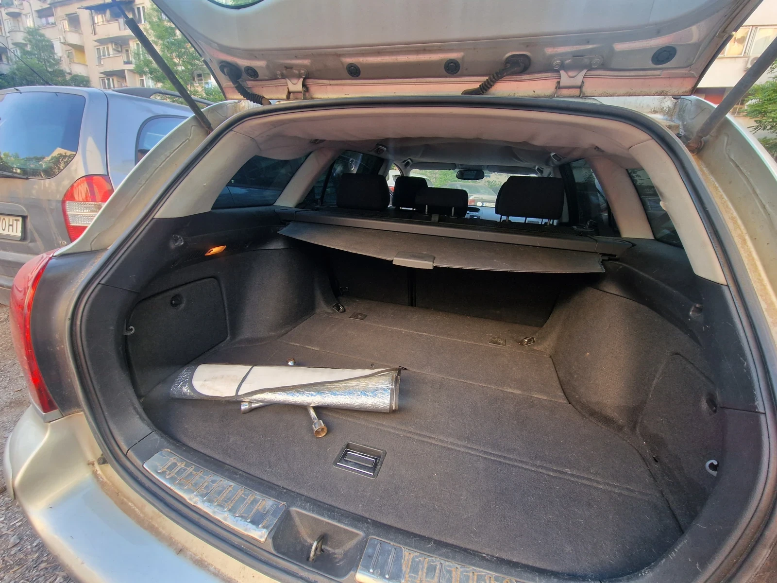 Toyota Avensis 2, 2 D4D, снимка 10 - Автомобили и джипове - 54732317