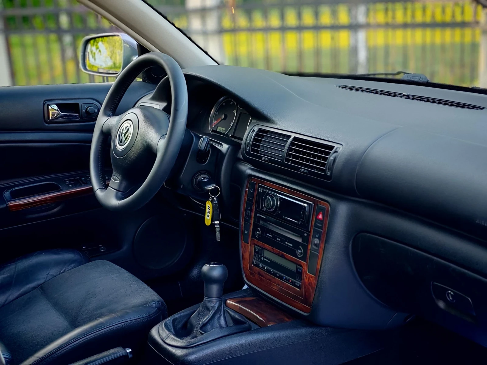 VW Passat 1.9TDI(101)* HIGHLINE* НОВ ВНОС* , снимка 13 - Автомобили и джипове - 54742375