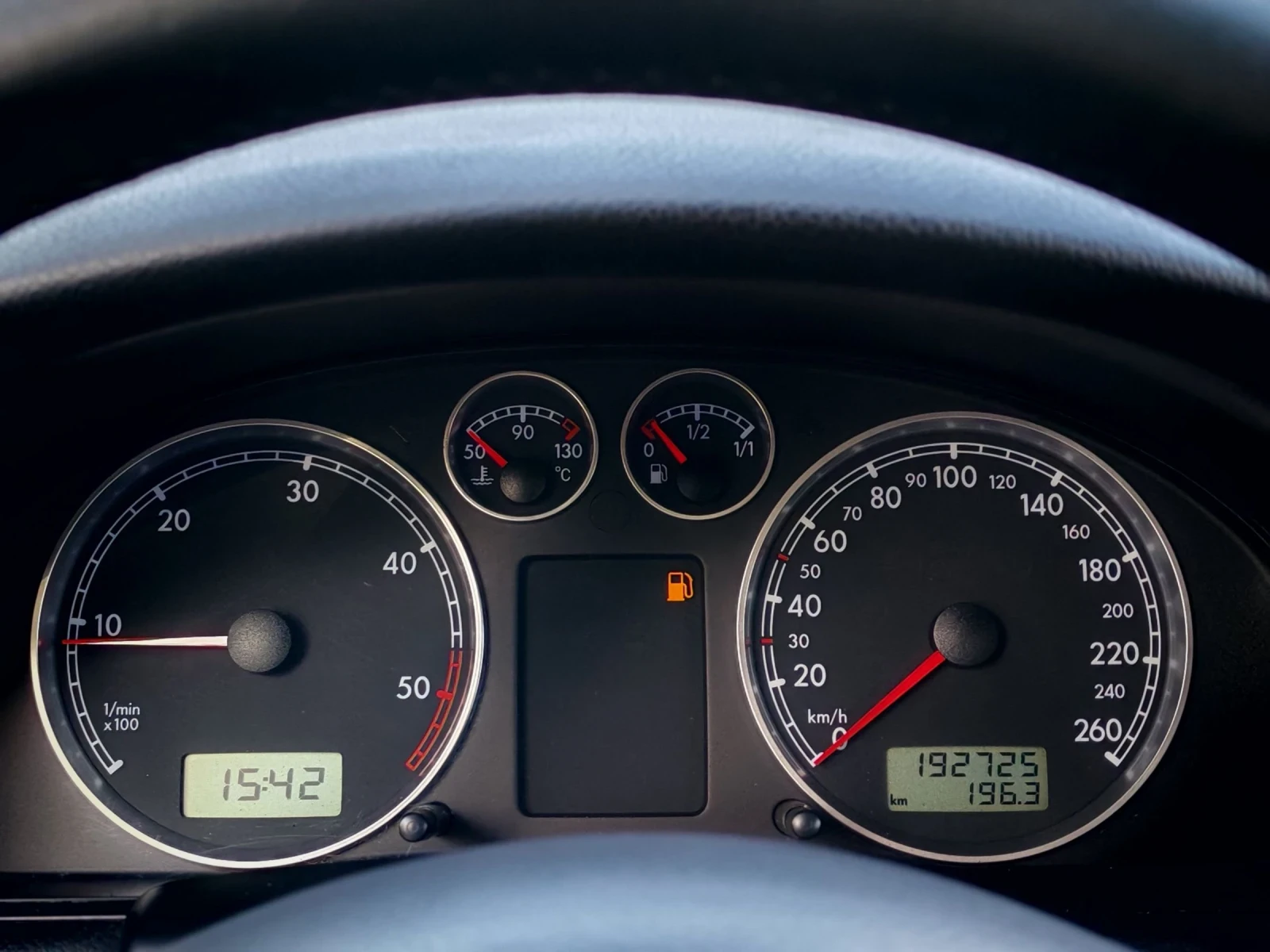 VW Passat 1.9TDI(101)* HIGHLINE* НОВ ВНОС* , снимка 16 - Автомобили и джипове - 54742375