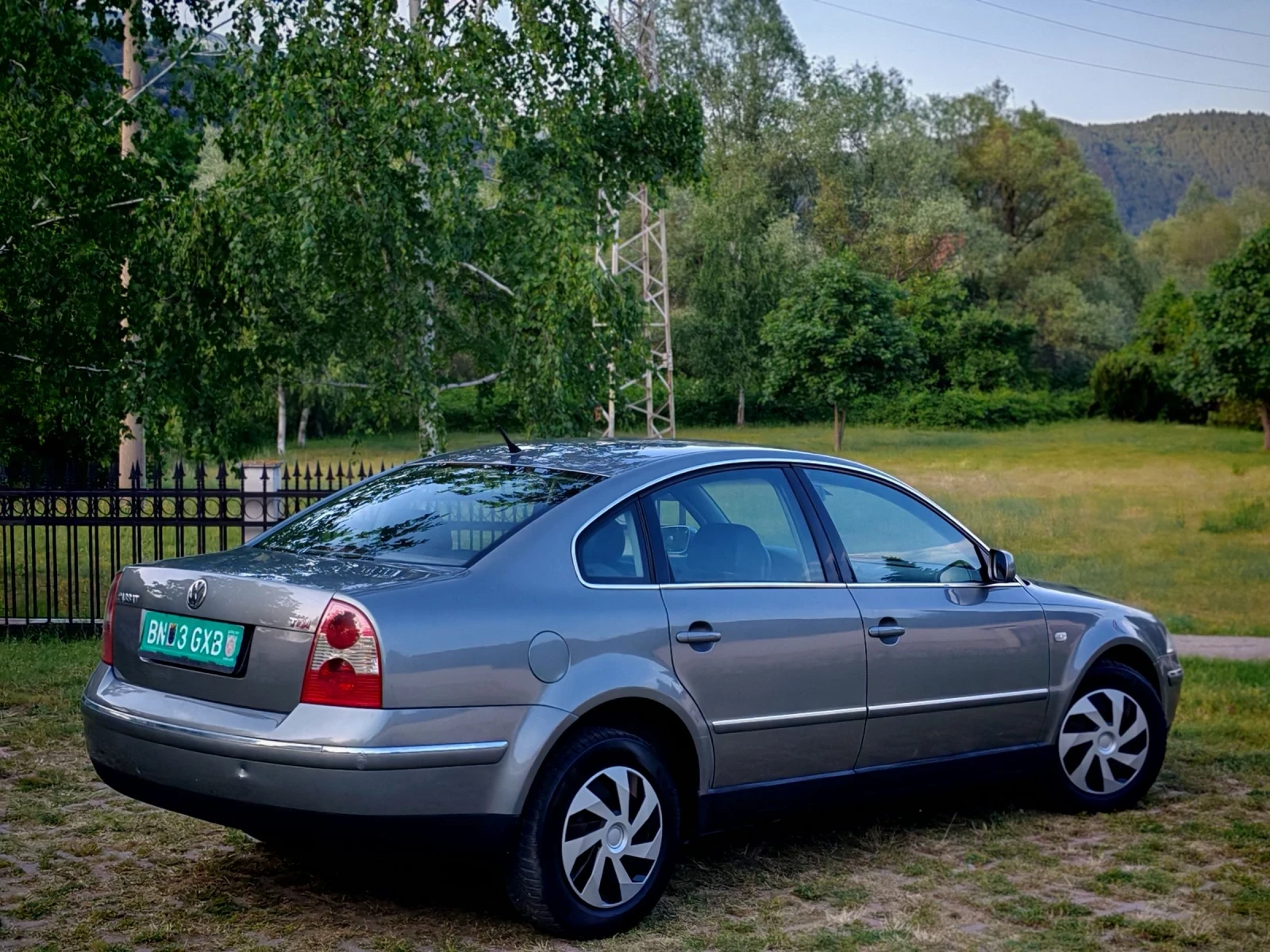 VW Passat 1.9TDI(101)* HIGHLINE* НОВ ВНОС* , снимка 7 - Автомобили и джипове - 54742375