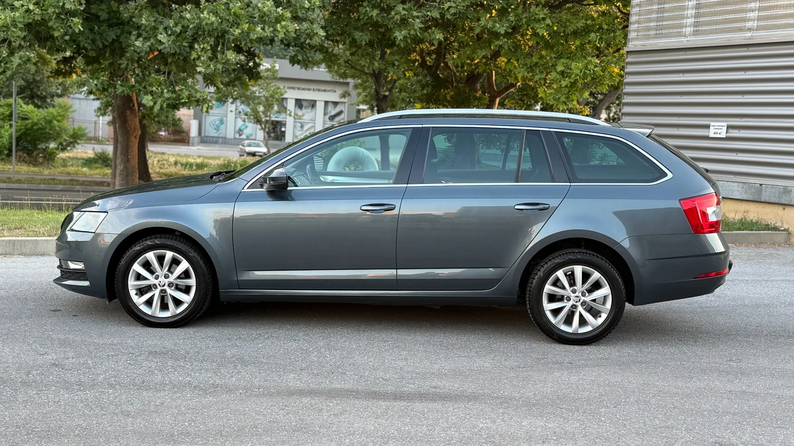 Skoda Octavia 1.6TDI, снимка 7 - Автомобили и джипове - 55040207