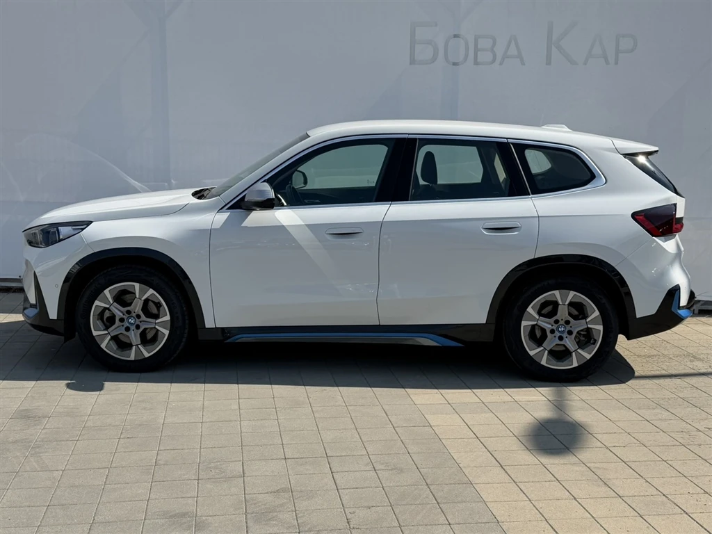 BMW iX1 xDrive30, снимка 3 - Автомобили и джипове - 55308889
