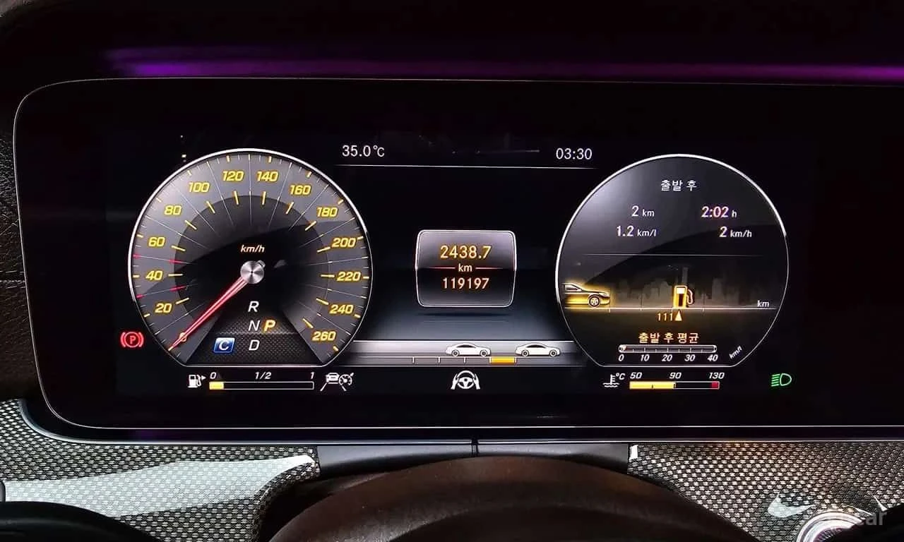Mercedes-Benz CLS * CLS400d 4MATIC AMG Line * CARFAX * ЦЕНА ДО БГ, снимка 12 - Автомобили и джипове - 55530647