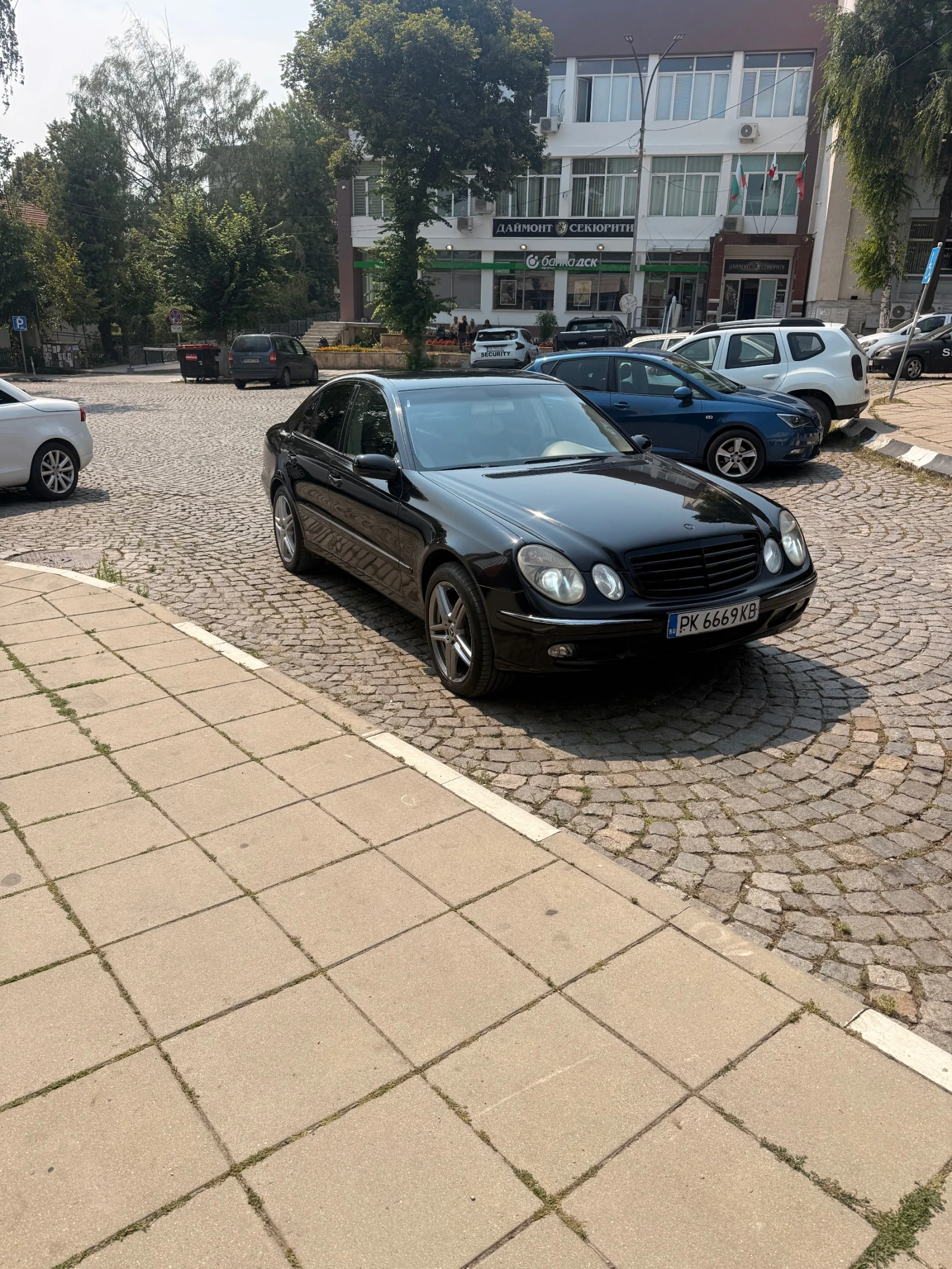 Mercedes-Benz E 200 Mercedes E200 2.2cdi, снимка 10 - Автомобили и джипове - 55711835