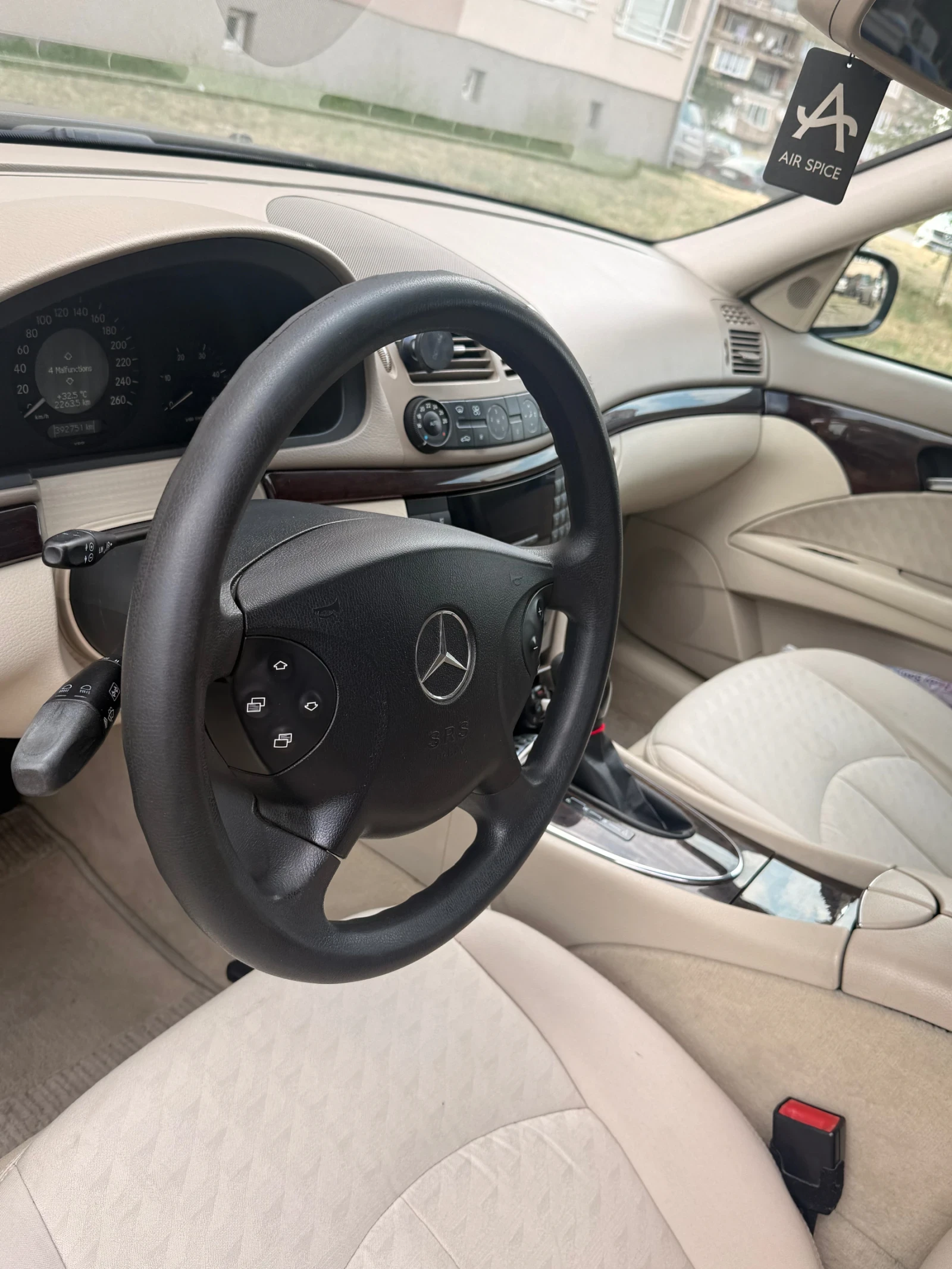 Mercedes-Benz E 200 Mercedes E200 2.2cdi, снимка 2 - Автомобили и джипове - 55711835