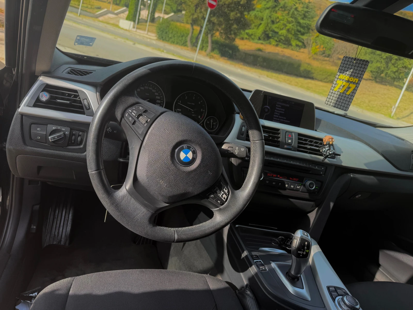 BMW 320 320d, снимка 9 - Автомобили и джипове - 55848133