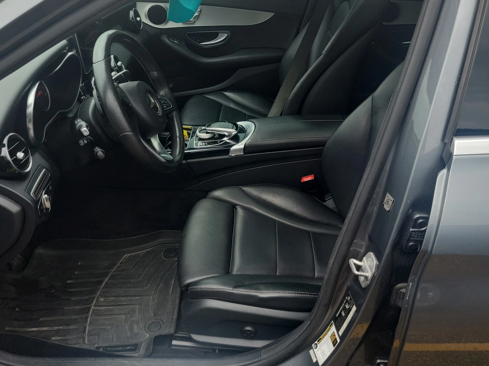 Mercedes-Benz C 300  / АВТОКРЕДИТ / ЦЕНА ДО БЪЛГАРИЯ, снимка 3 - Автомобили и джипове - 56023237