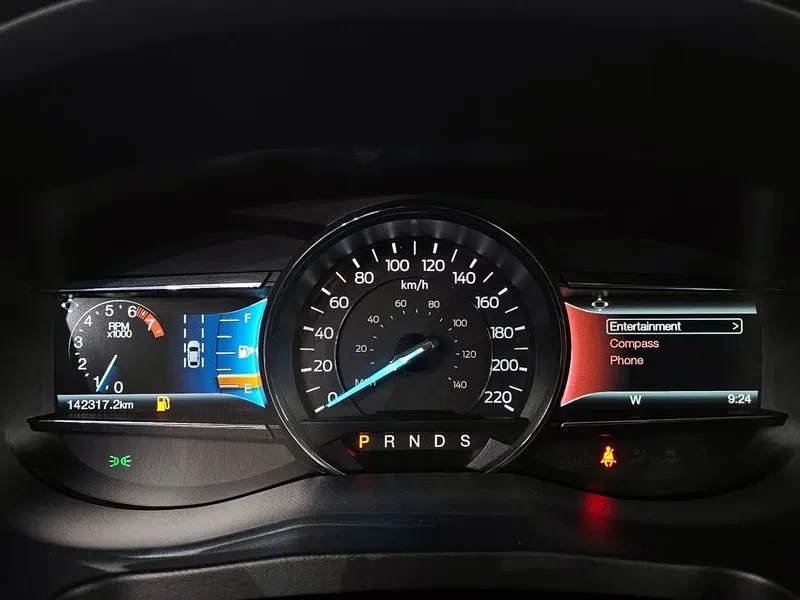 Ford Explorer 2.3 AWD, снимка 8 - Автомобили и джипове - 54351488