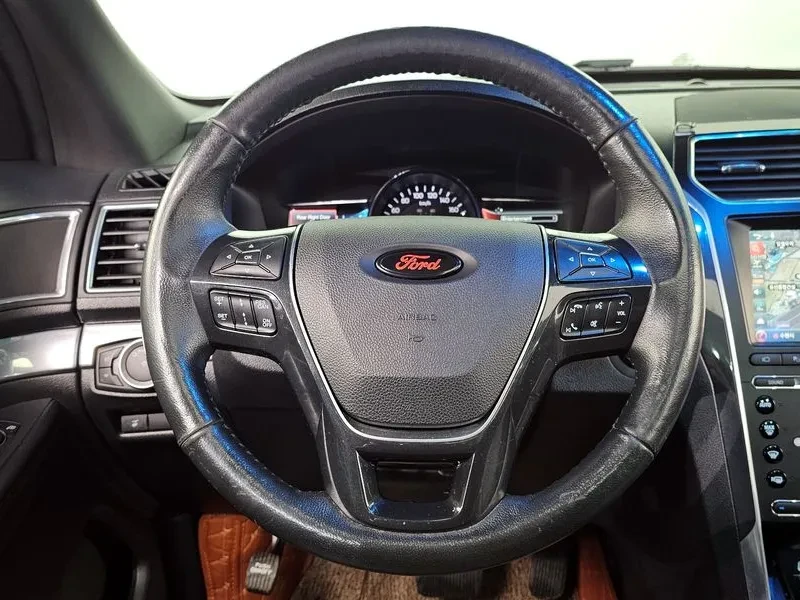 Ford Explorer 2.3 AWD, снимка 13 - Автомобили и джипове - 54351488