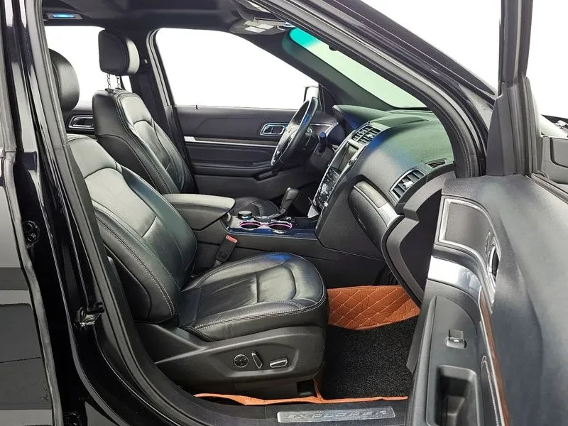 Ford Explorer 2.3 AWD, снимка 11 - Автомобили и джипове - 54351488