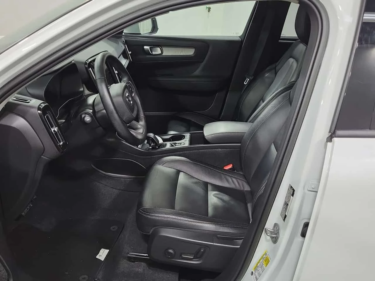 Volvo XC40 CORE| 2 �����| KEYLESS GO| CARFAX| 6, 869 KM  | Mobile.bg � ����������� 8
