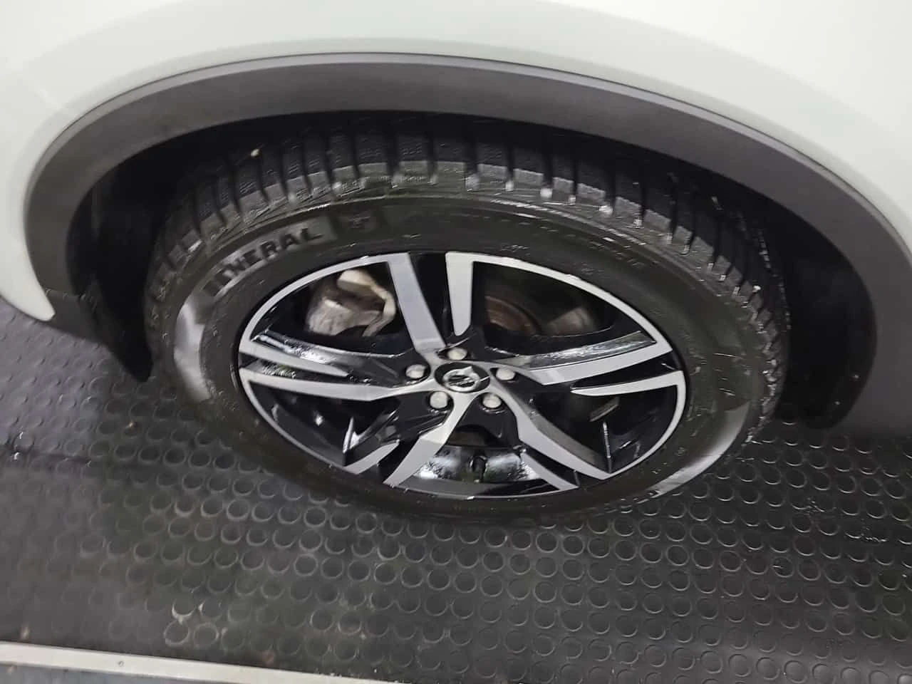 Volvo XC40 CORE| 2 �����| KEYLESS GO| CARFAX| 6, 869 KM  | Mobile.bg � ����������� 7