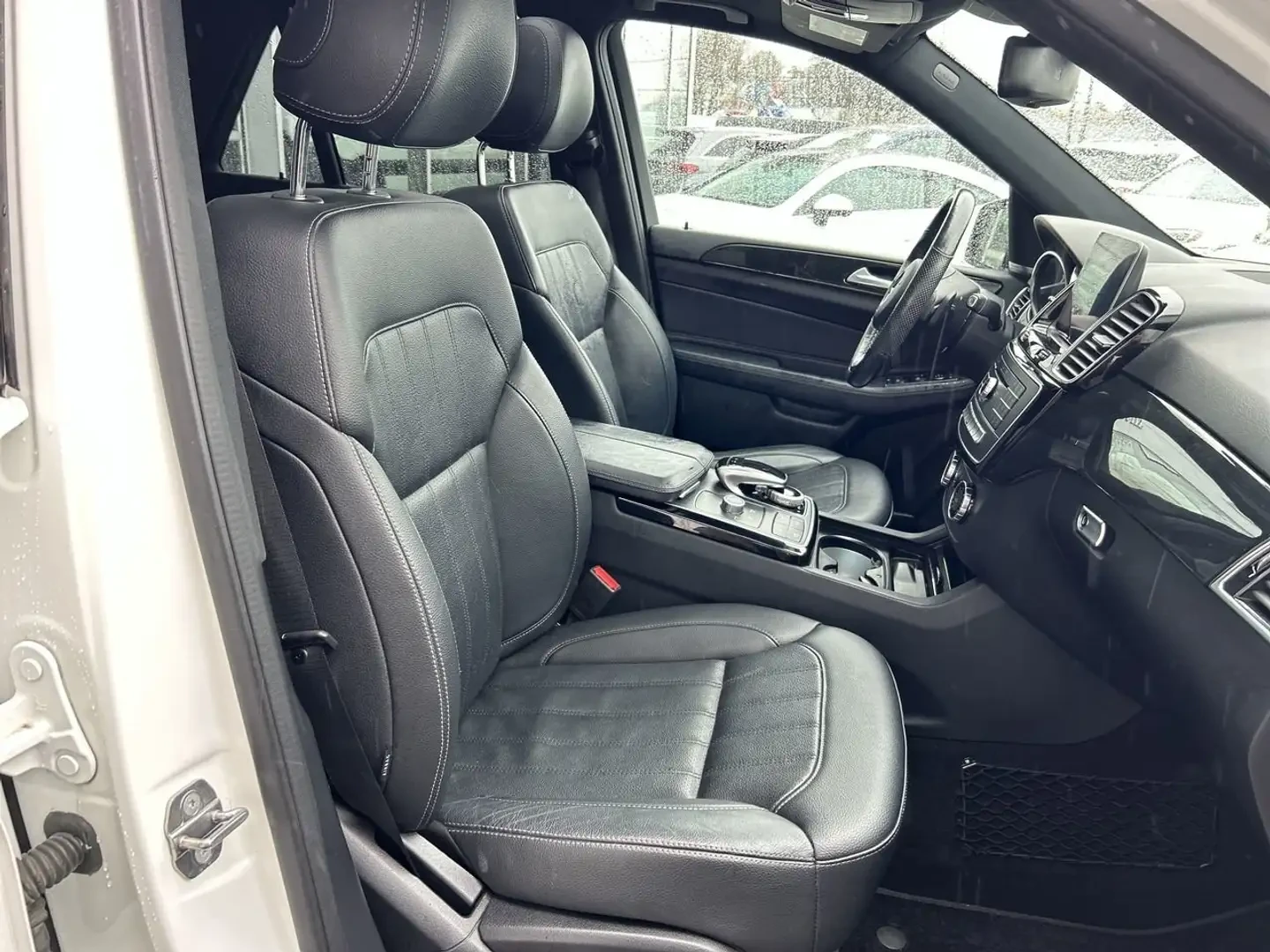 Mercedes-Benz GLE GLE 400 4D Sport Utility Polar White 4MATIC , снимка 13 - Автомобили и джипове - 55055212