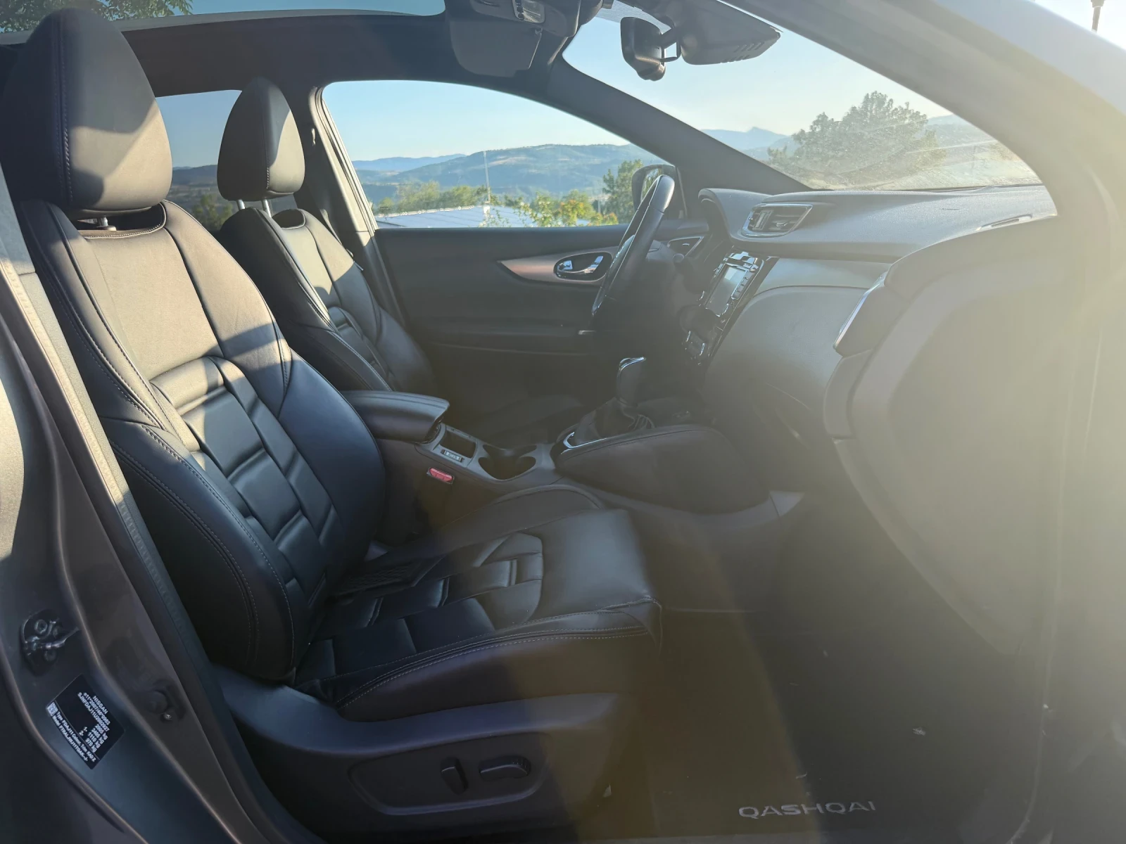 Nissan Qashqai 1.6 Disel Bosse Automat, снимка 14 - Автомобили и джипове - 55436118