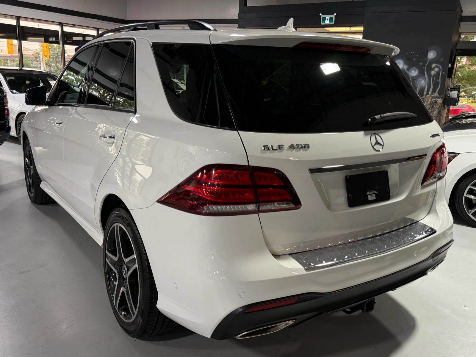 Mercedes-Benz GLE 400 4MATIC AMG, снимка 6 - Автомобили и джипове - 55590989