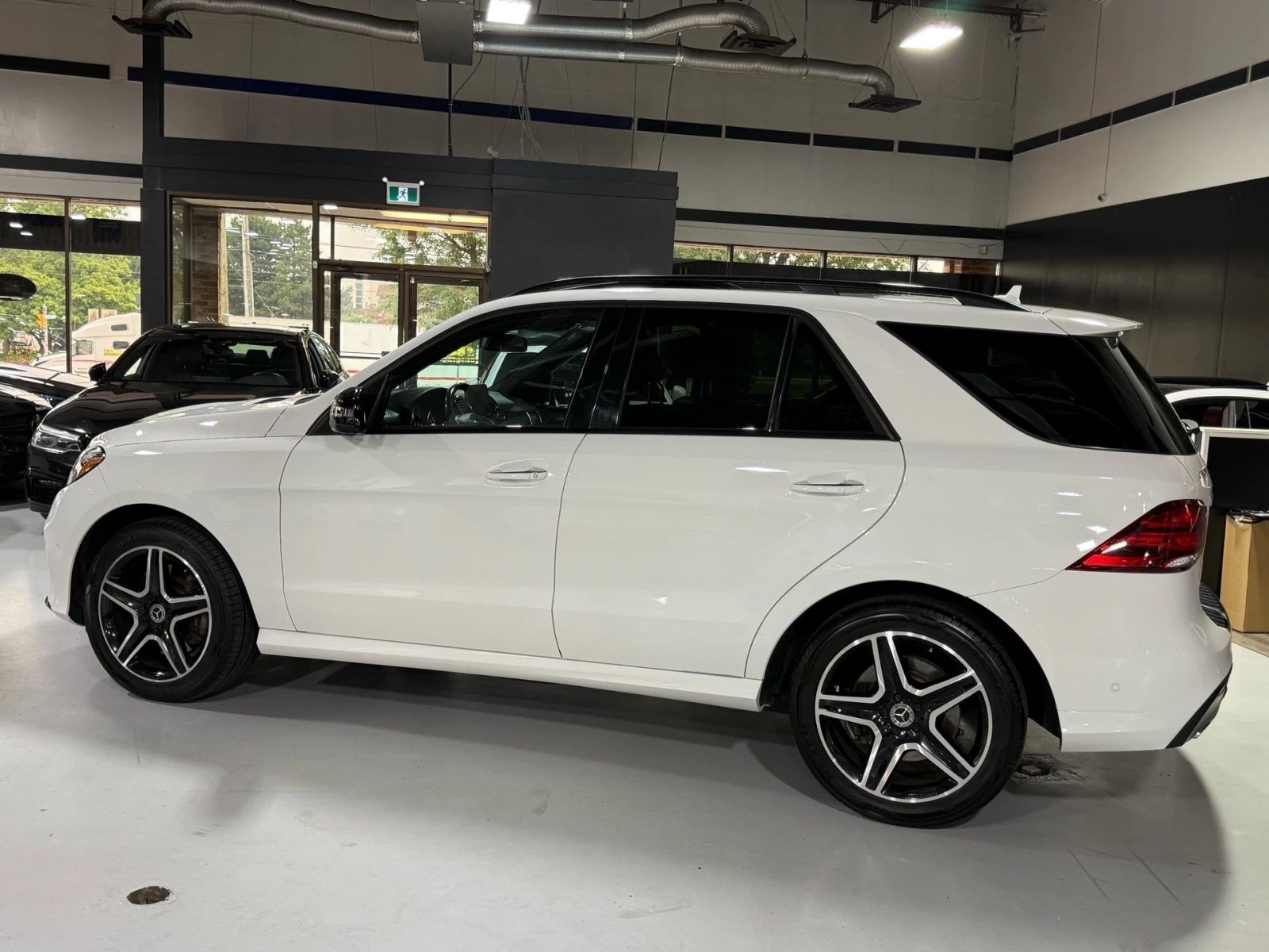 Mercedes-Benz GLE 400 4MATIC AMG, снимка 7 - Автомобили и джипове - 55590989