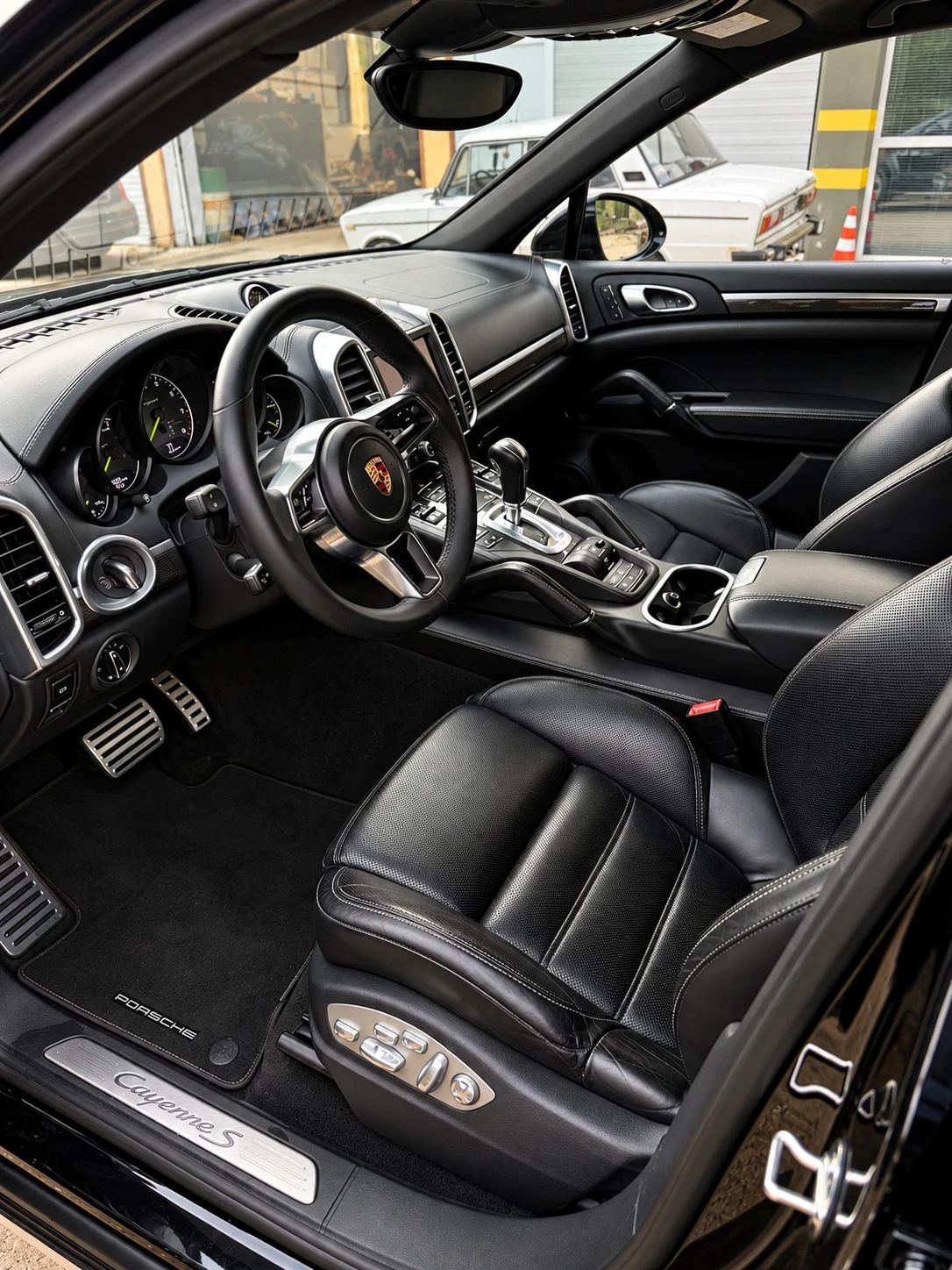 Porsche Cayenne S E-Hybrid, снимка 10 - Автомобили и джипове - 56329779