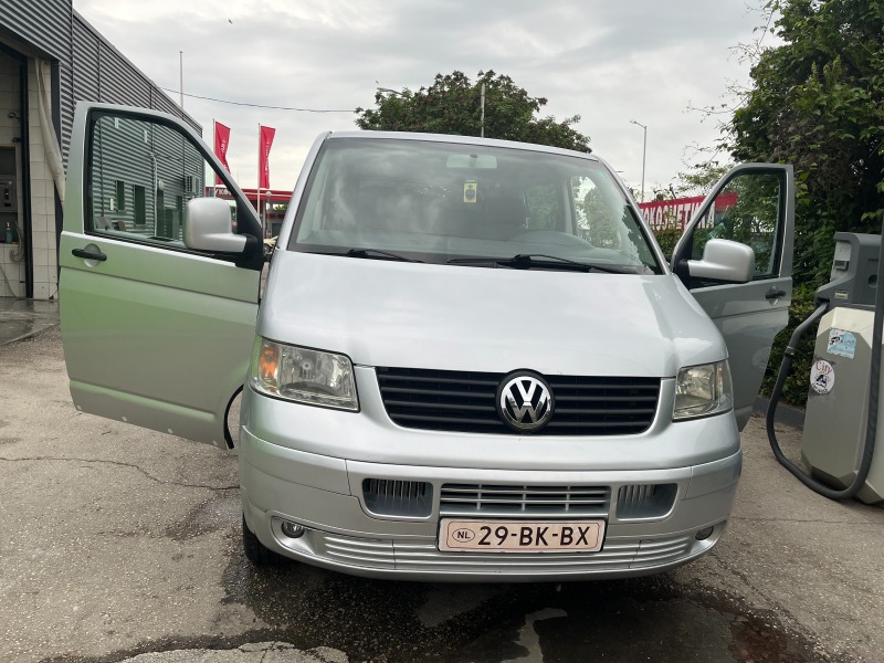 VW T5, снимка 1 - Бусове и автобуси - 46312278