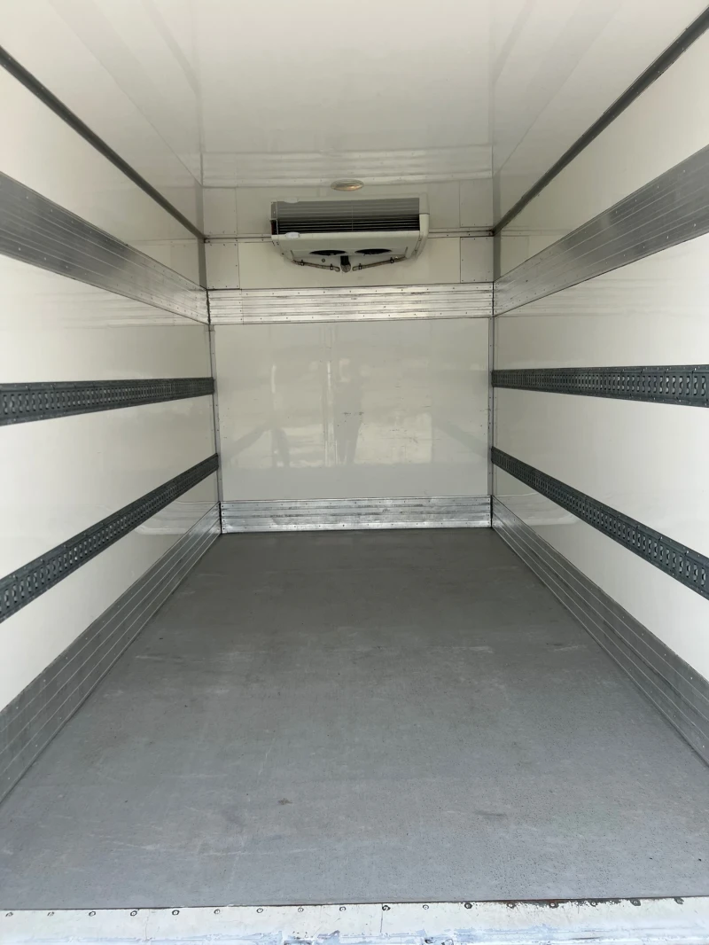 VW Crafter ДО 3.5 ТОНА ХЛАДИЛЕН КЛИМАТИК БОРД, снимка 10 - Бусове и автобуси - 51924941